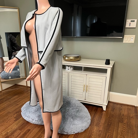 Amy Contrast Trim Duster Coat. Size US 6. - Picture 7 of 7